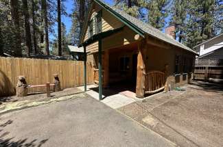 2539 Knox – Cute Tahoe Cabin!