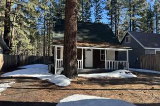 2600 Fountain –  Cute classic Tahoe cabin