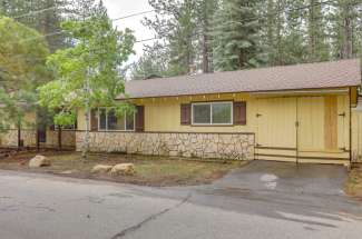2708 Armstrong Ave Unit A – 2 Bed/1 Bath Furnished – available JUNE 1st